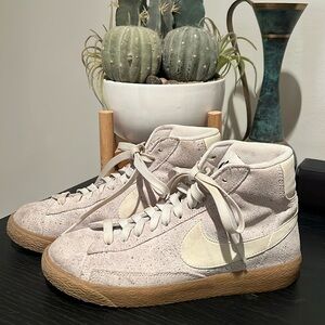 6Y CONCRETE COLORED NIKE BLAZERS (CAN FIT SIZE 7 WOMENS)